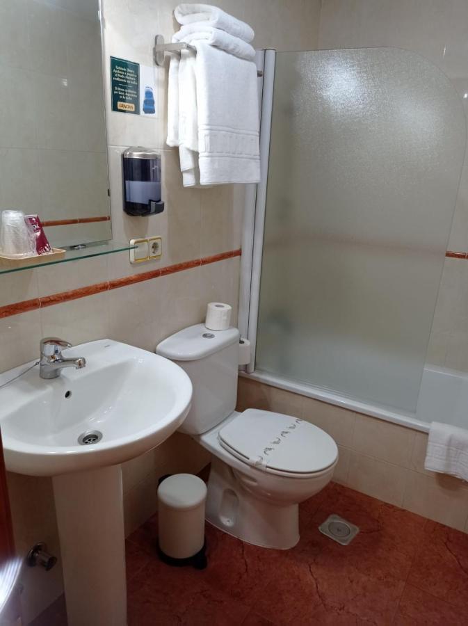 Hospedaje Torreon Onís Екстериор снимка