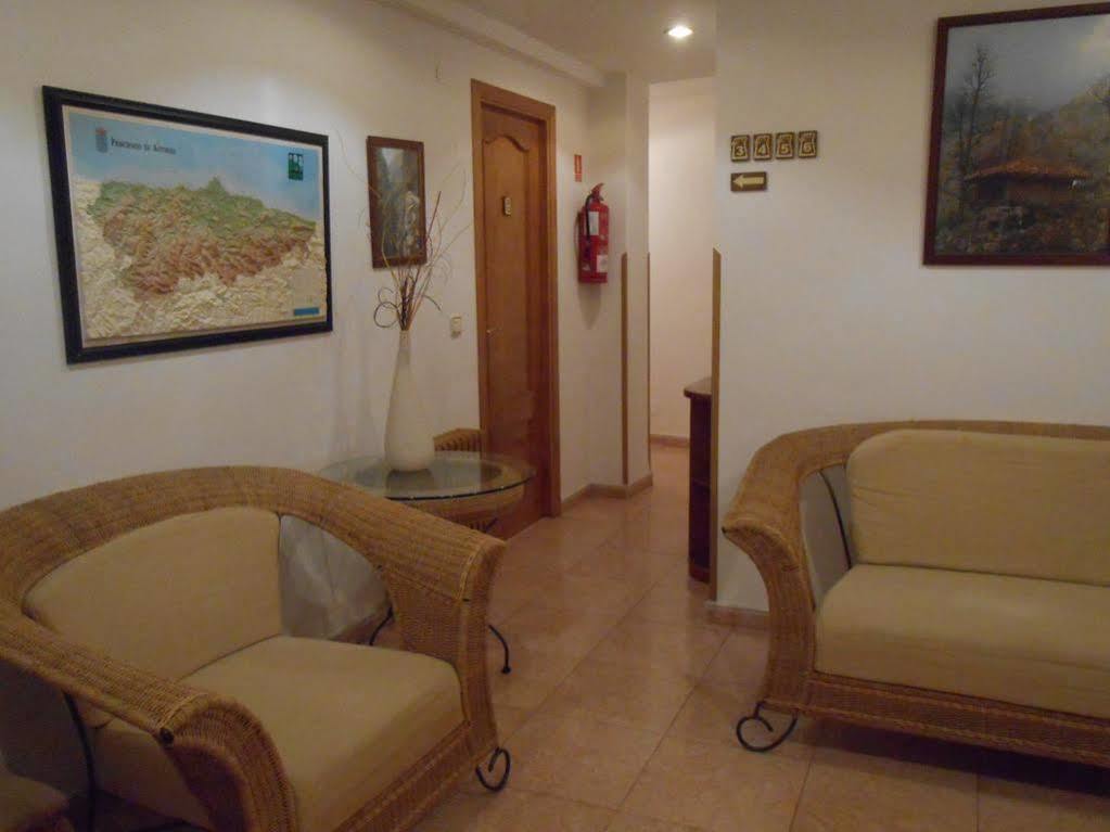 Hospedaje Torreon Onís Екстериор снимка